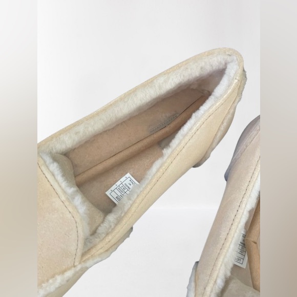 UGG Women’s Hailey Loafer Slippers 10 - Picture 2 of 4